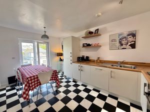 Photo 19- click for photo gallery